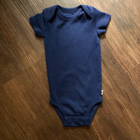 Huggies Baby Boy Pack of 2 Short Sleeve Onesies size 6 months w/ snaps, LIKE NEW - Picture 3 of 4